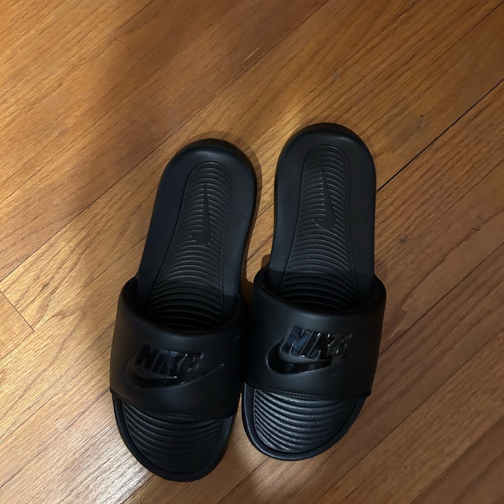 Nike slides
